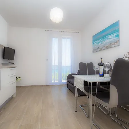 Family Nizic Apartment Primosten Room photo