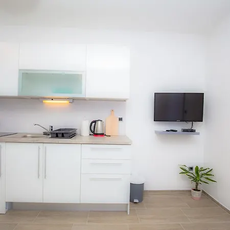 Family Nizic Apartment Primosten Room photo