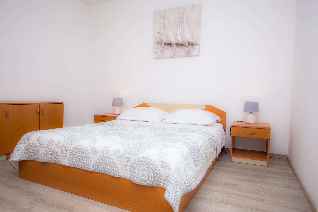 Family Nizic Apartment *